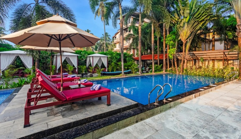 sinq-beach-resort-pool