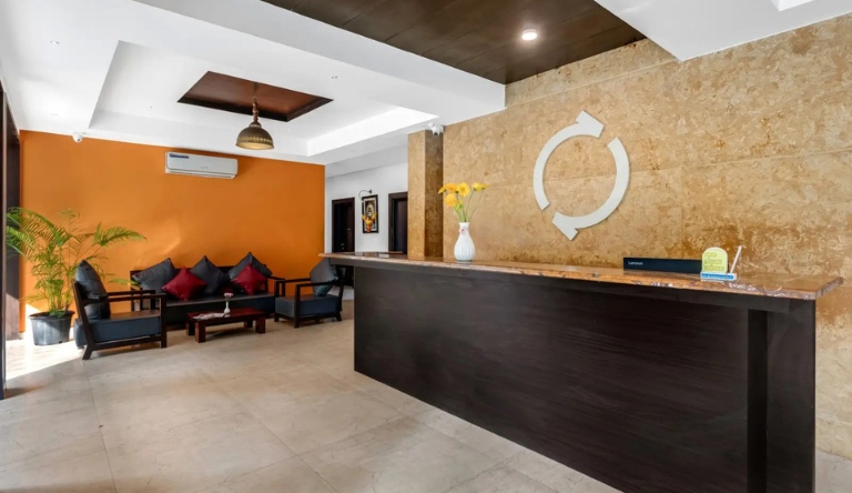 sinq-beach-resort-reception