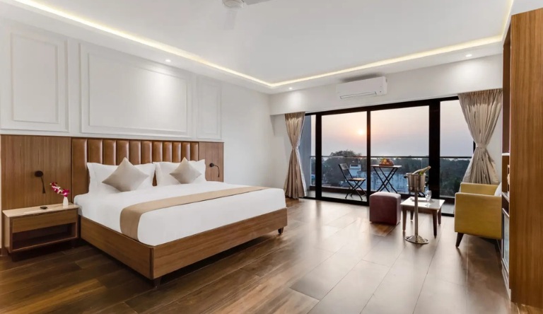 sinq-symbol-royal-suite-room