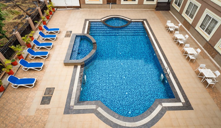 zone-connect-by-the-park-parra-swimming-pool