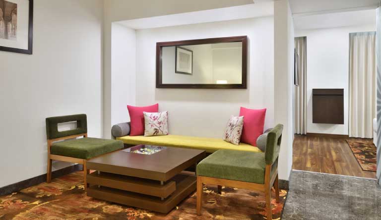 Four-Points-By-Sheraton-Deluxe-Suite1