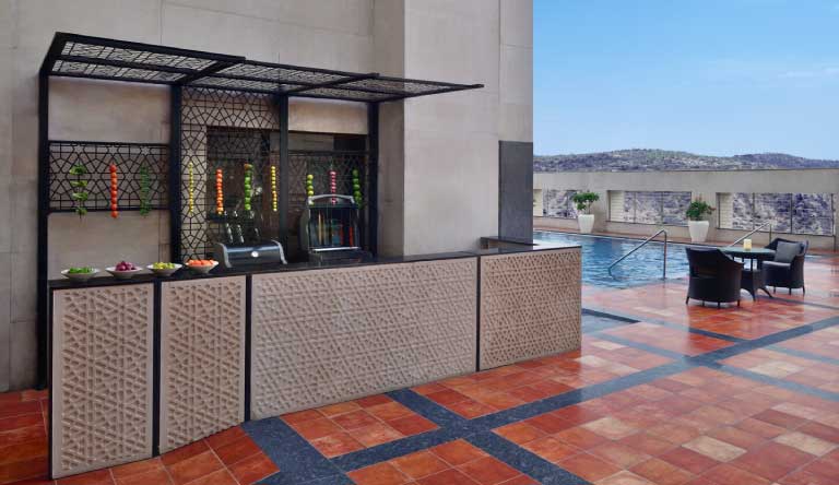 Four-Points-By-Sheraton-Pool-Outdoor