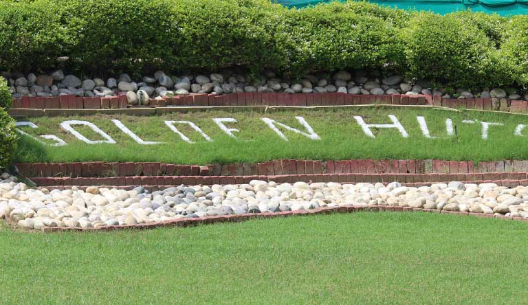 Golden-Huts-Resorts-Exterior1