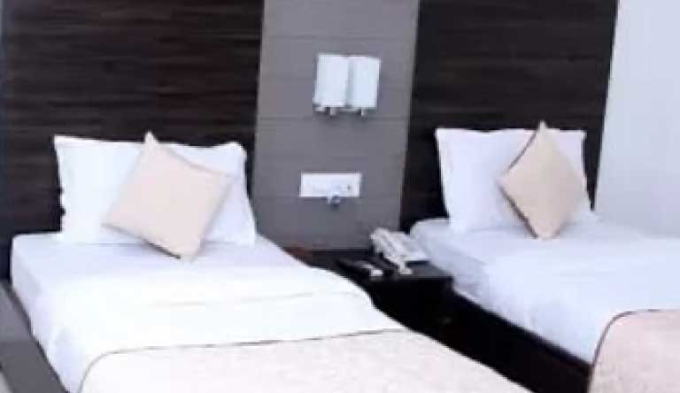 Golden-Huts-Resorts-Superior