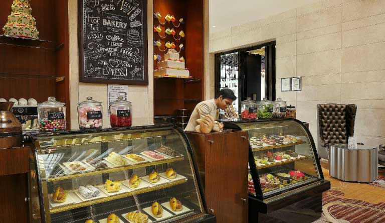 Holiday-Inn-Jaipur-Bakery