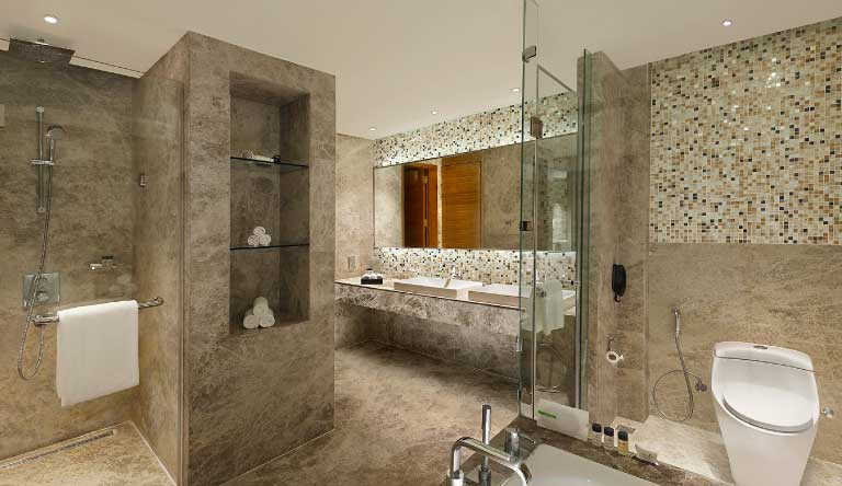 Holiday-Inn-Jaipur-Bathroom