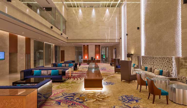 Holiday-Inn-Jaipur-Lobby