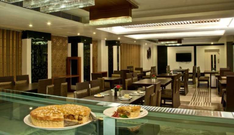 Hotel-Bella-Casa-Dining-Area1