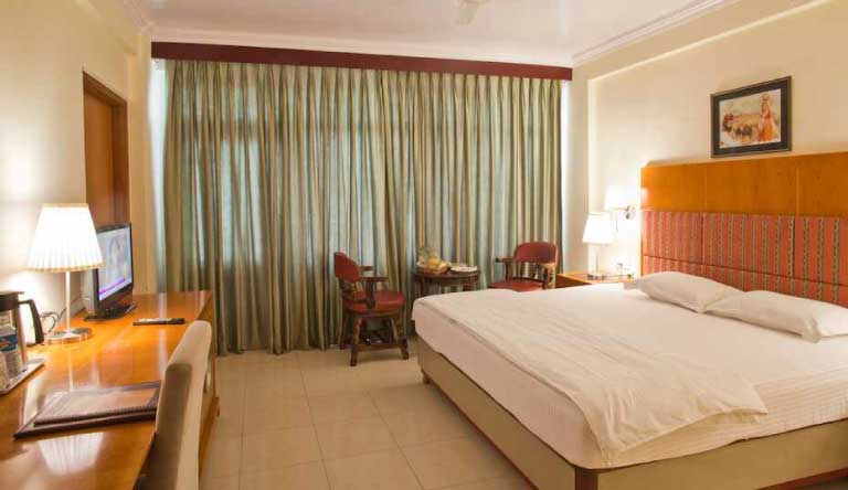 Hotel-Jaipur-Palace-Standard-Room2