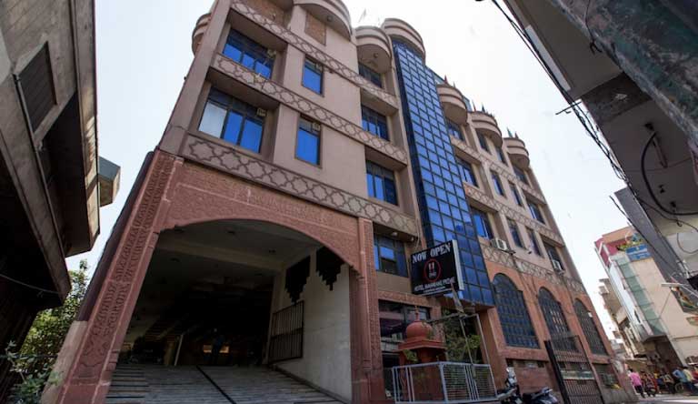 Hotel-Maharani-Prime-Exterior1