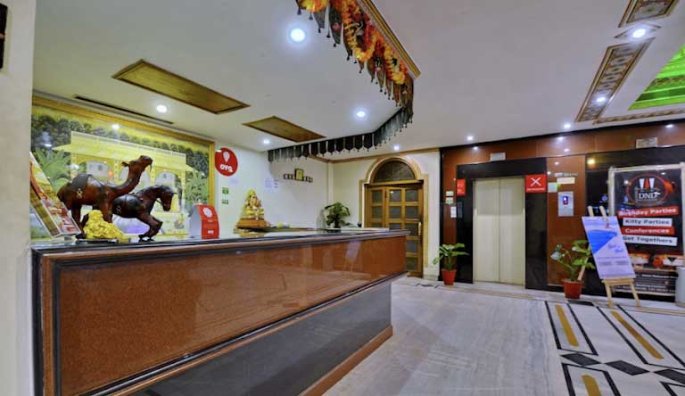 Hotel-Maharani-Prime-Reception
