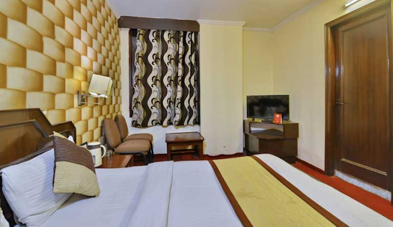 Hotel-Maharani-Prime-Room