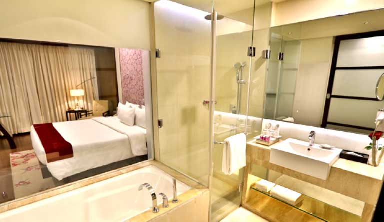 Hotel-Royal-Orchid-Deluxe-Room1