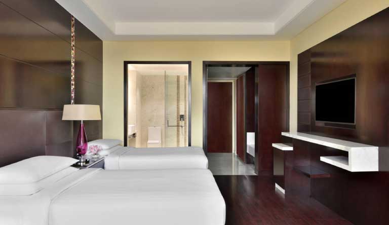 Jaipur-Marriott-Hotel-Executive-Room-Twin-Bed