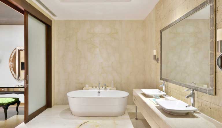 Le-Meridien-Jaipur-Deluxe-Suite-Bathroom