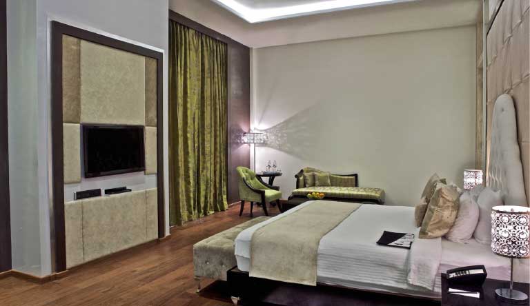 Le-Meridien-Jaipur-Presidential-suite-Master-Bedroom