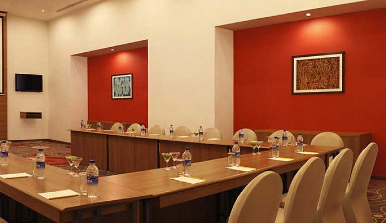 Lemon-Tree-Meeting-Room1