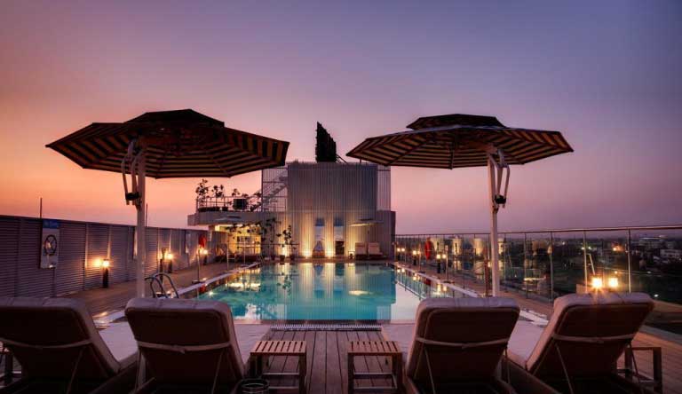 Multitude-Hotel-Pool-Rooftop