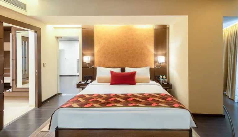 Multitude-Hotel-Suite3