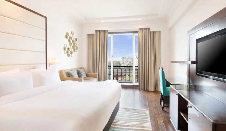 Radisson-Jaipur-City-Center-Guestroom
