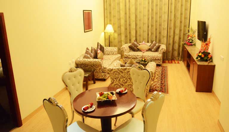 Ramada-Jaipur-Jaisinghpura-Suite-Room1