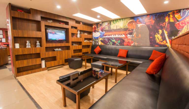 Red-Fox-Hotel-Clever-Fox-Cafe-Lounge