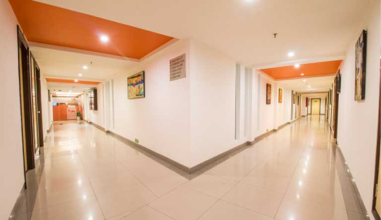 Red-Fox-Hotel-Corridor