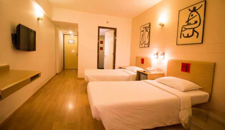 Red-Fox-Hotel-Standard-Twin