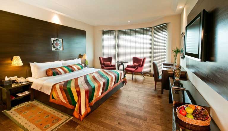 The-Lalit-Luxury-Room