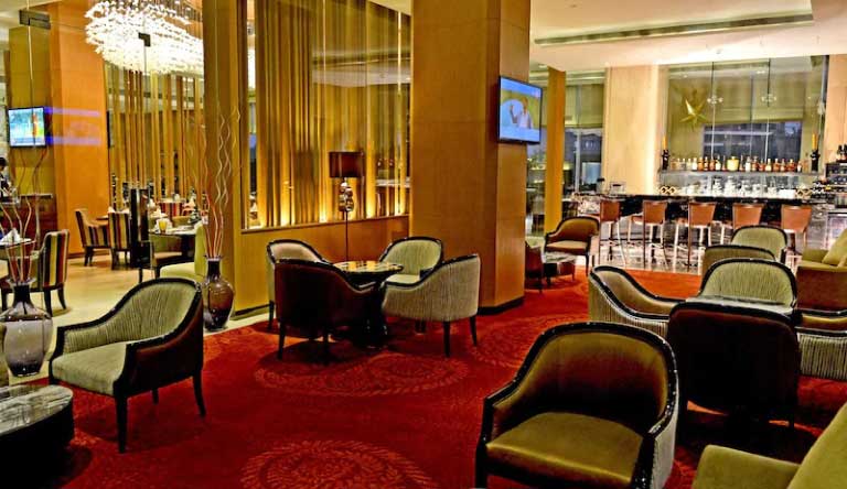 The-Radisson-Blu-Bar1