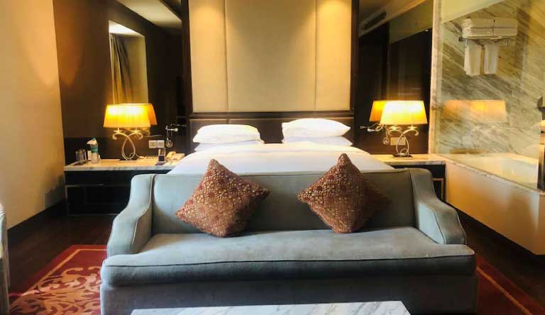 The-Radisson-Blu-Guestroom