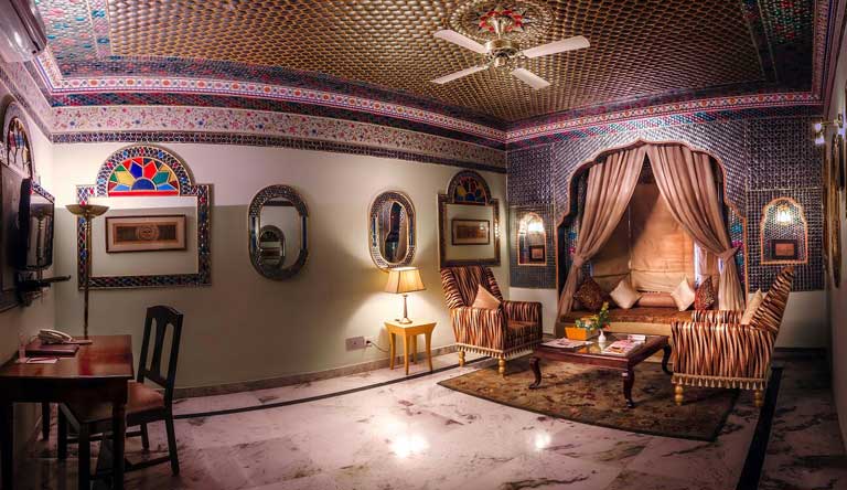 Fort-Rajwada-Jaisalmer-Sheesh-Mahal3