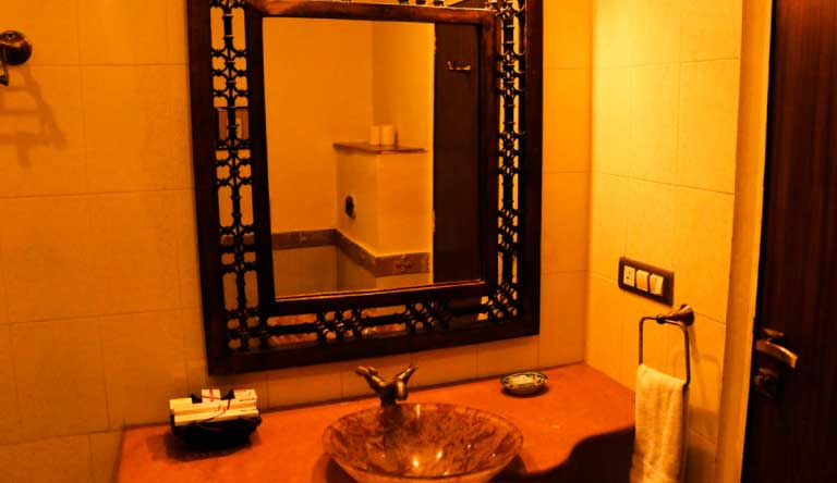 Hotel-Deoki-Niwas-Palace-Jaisalmer-Bathroom