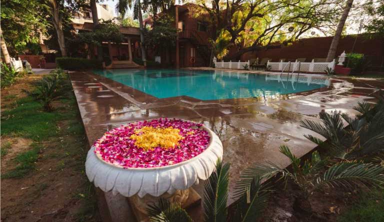 Ranbanka-Palace-Hotel-Pool