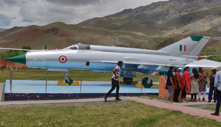 plane-war-memorial-kargil-leh-india