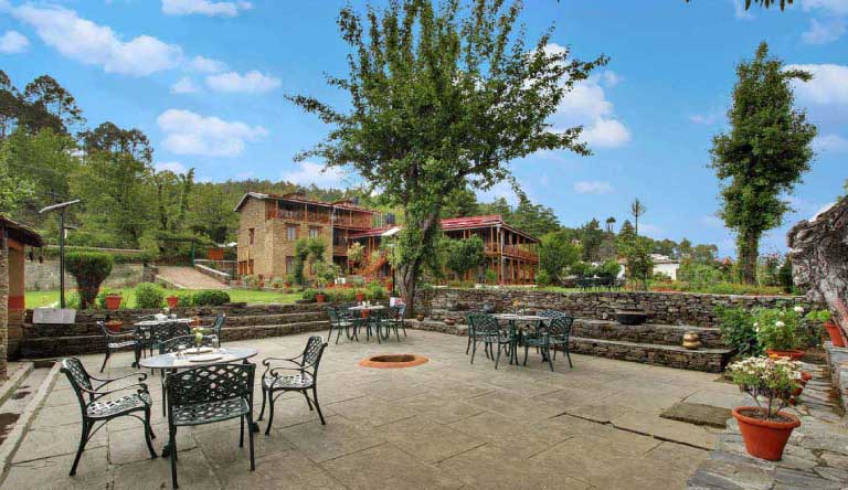 Chevron-Eco-Lodge-Open-Sit-Out