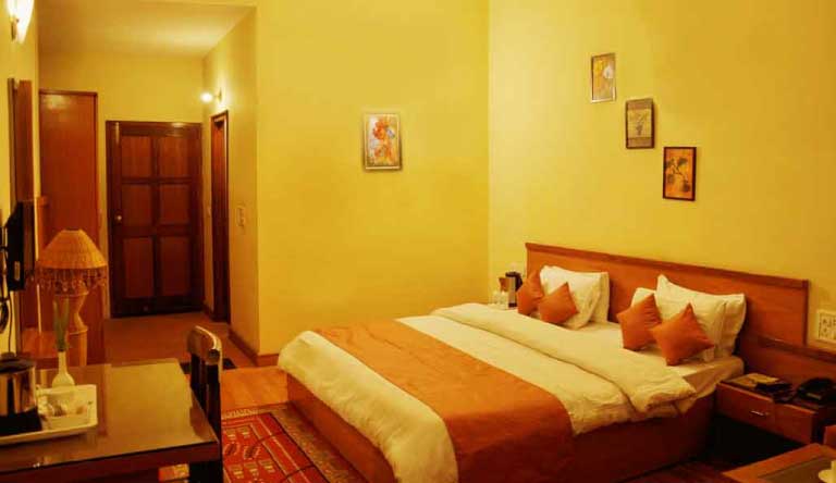 Pratiksha-Himalayan-Retreat-Kausani-Room