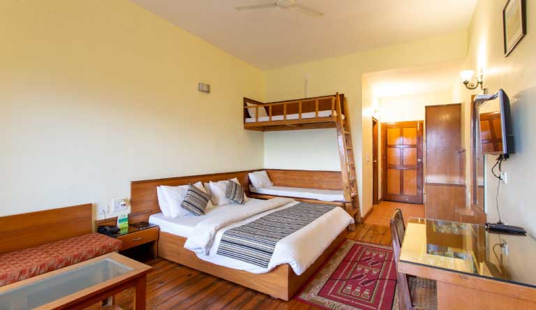 Pratiksha-Himalayan-Retreat-Kausani-Room1
