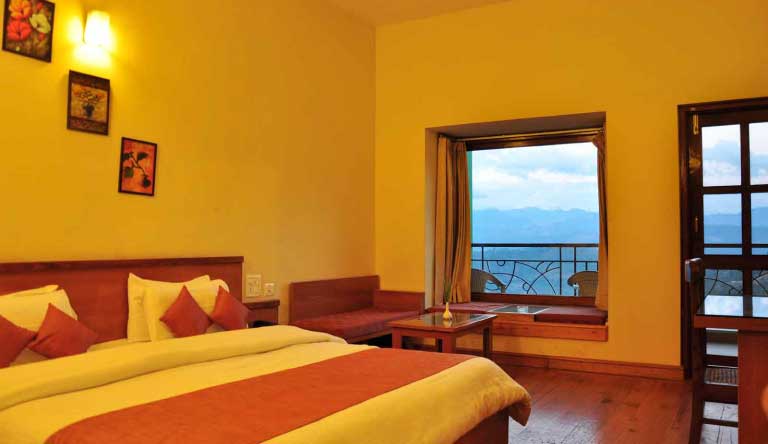 Pratiksha-Himalayan-Retreat-Kausani-Room2