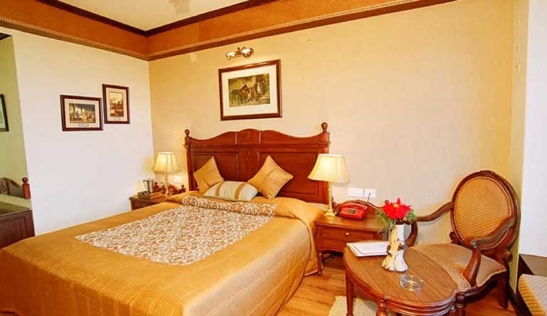 Sun-n-Snow-Inn-Hotel-Kausani-Himalaya-Facing-Room