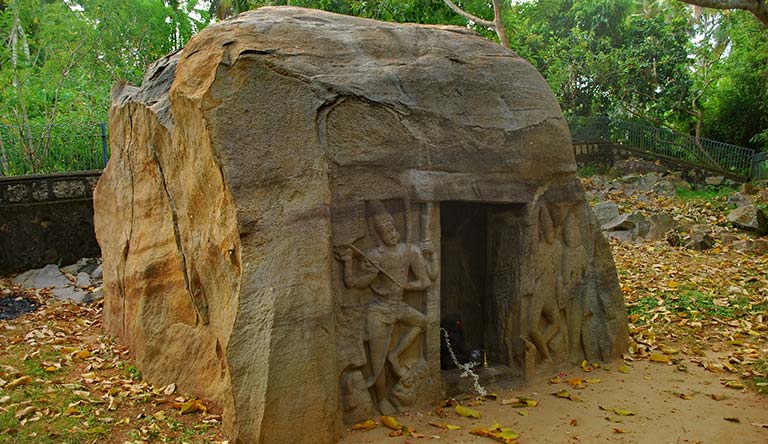 vizhinjam-cave-temple-kovalam-kerala-india