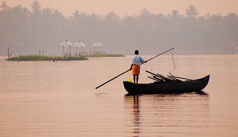 vembadan-lake-kumarakom-kerala-india
