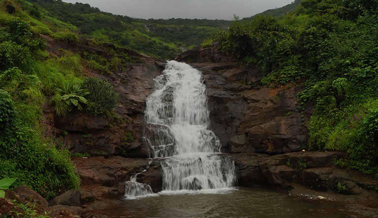 lonavala-waterfall-maharastra-india