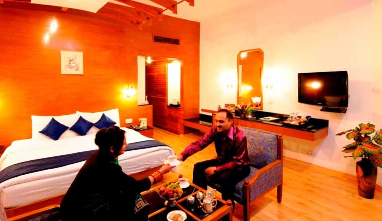 ManuAllaya-Balcony-Room1