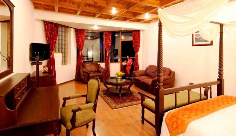 ManuAllaya-Deluxe-Room1