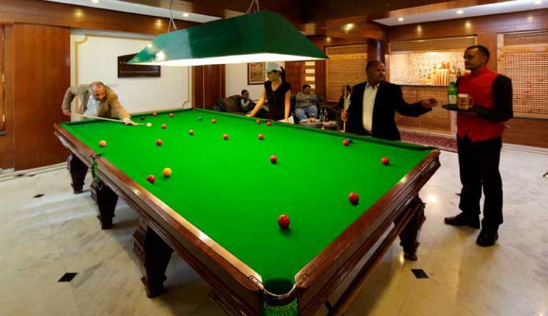 ManuAllaya-Pool-Table