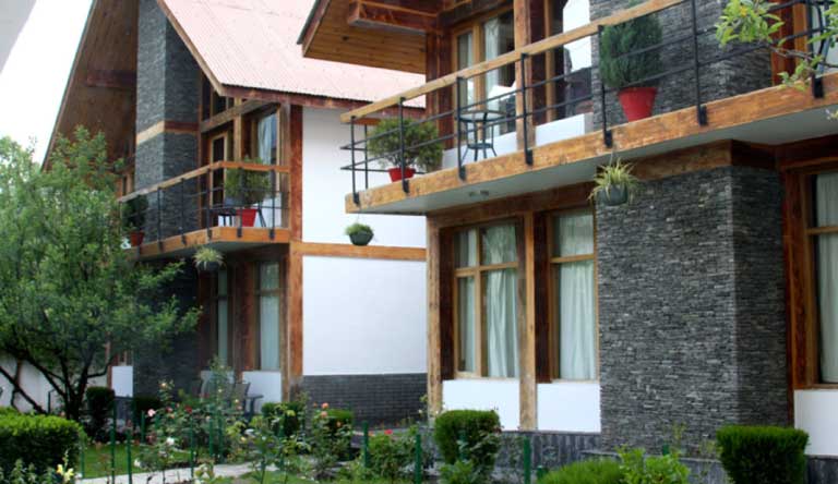 River-Country-Resort-Manali-4Bedroom-Cottage-Renest