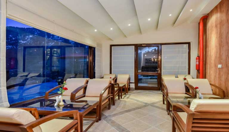 Snow-Crest-Manor-Bar