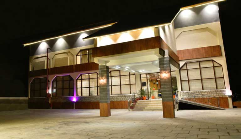 Snow-Crest-Manor-Entrance