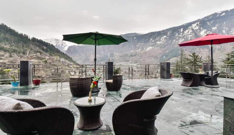 Snow-Crest-Manor-Exterior3